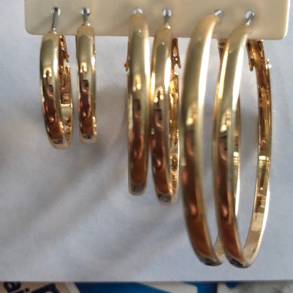 Loop earrings - Picture 2 of 2